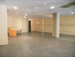 Local comercial en venta en Vilafranca del Penedès, Vilafranca del Penedès photo 0