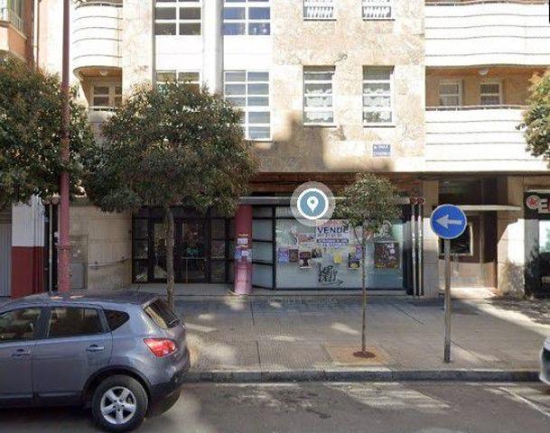 Local comercial en venta en León, Chantria photo 0
