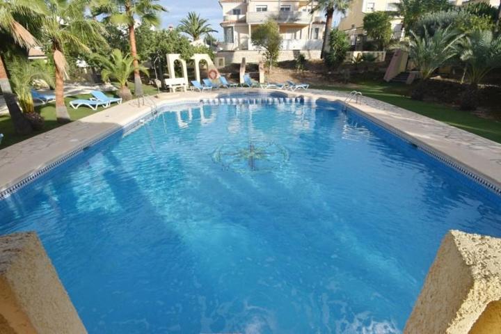 Chalet en venta en Alfaz del Pi, Albir photo 0