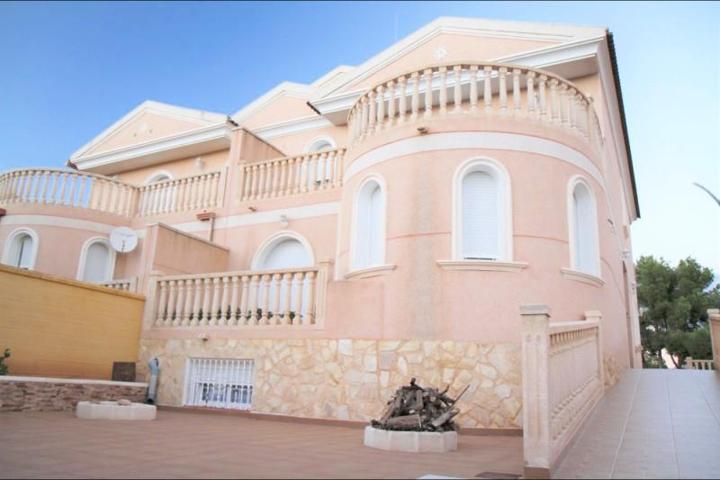 Adosada en venta en Benidorm, Poniente photo 0