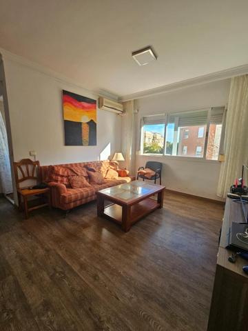 Piso en venta en Málaga, El Cónsul-El Romeral photo 0
