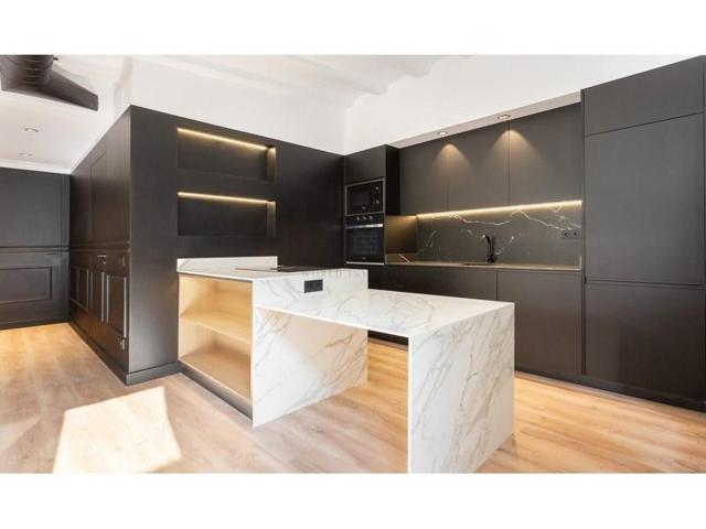 Aticos en venta en Barcelona photo 0