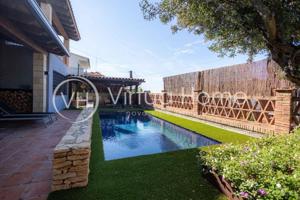 Casa en venta en Pineda de Mar, Pinemar-Can Cornet photo 0