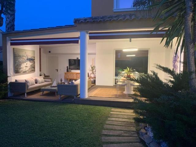 Bungalow en venta en La Pobla de Vallbona, Urbanizaciones photo 0