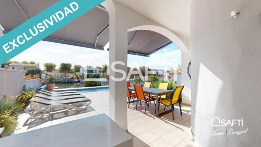 Casa en venta en Empuriabrava photo 0