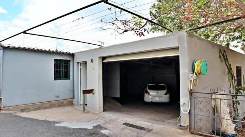 Casa con terreno en venta en Granadilla de Abona, San Isidro photo 0