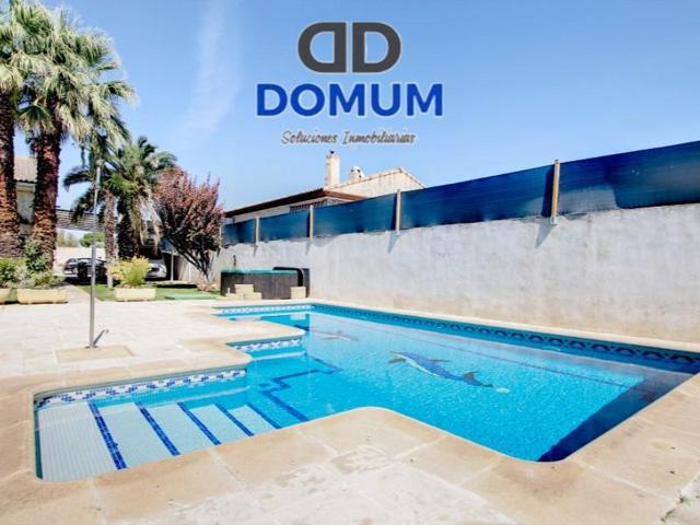 Chalet en venta en Mejorada del Campo photo 0