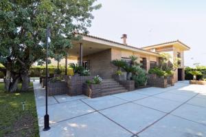 Chalet en venta en L'Eliana, LES DELICIES photo 0