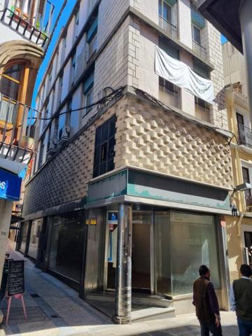 Local comercial en venta en Plasencia, CENTRO photo 0