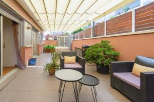 Planta baja en venta en Barcelona, Zona Franca photo 0