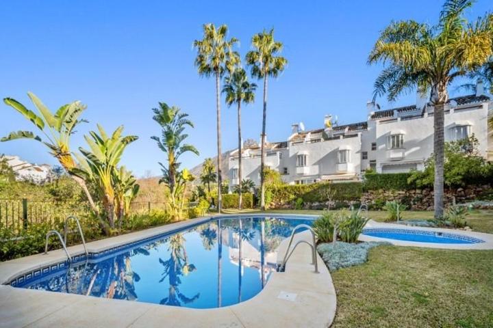 Adosada en venta en Marbella, Milla de oro photo 0