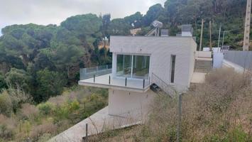Casa en venta en Lloret de Mar, Serra Brava photo 0
