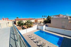 Chalet en venta en Torrevieja, Las Calas - Los Frutales photo 0