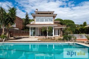 Chalet en venta en Vilassar de Dalt, Cisa photo 0