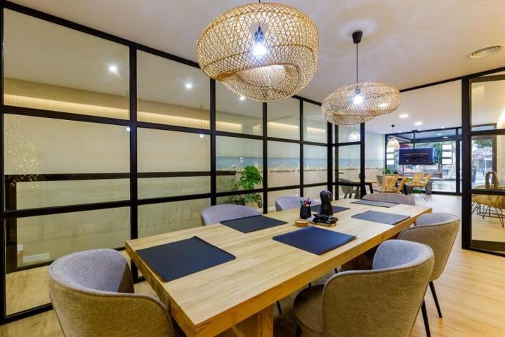 Local comercial en venta en Calvia, Palmanova photo 0