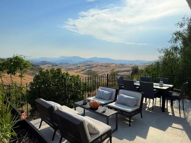 Chalet en venta en Villanueva de la Concepción, South of spain photo 0