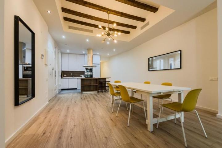 Piso en venta en Barcelona, Rambla photo 0