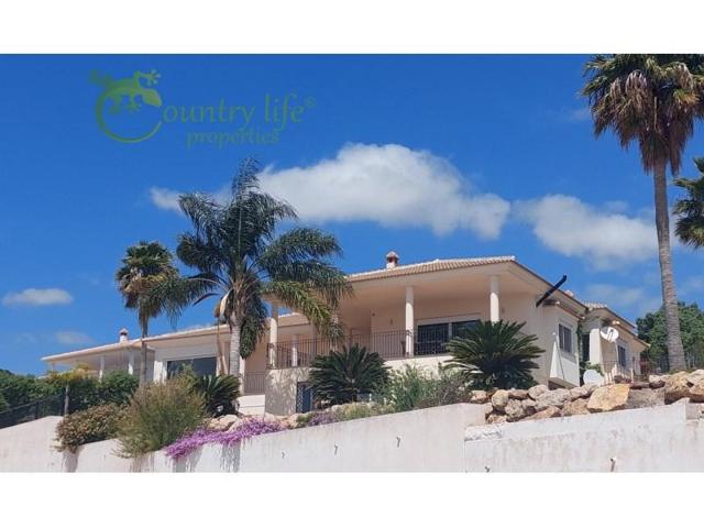 Chalet en venta en Periana photo 0