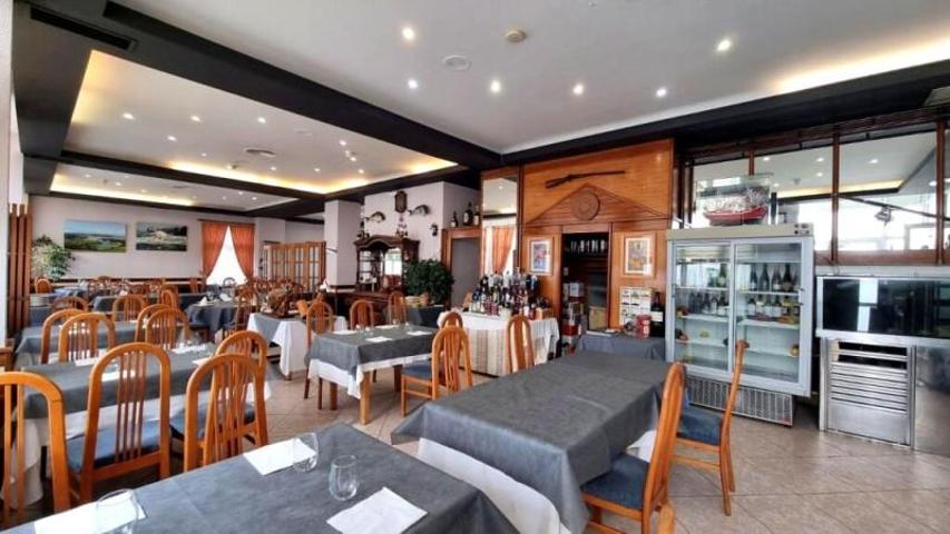 Local comercial en venta en Santa Cruz de Bezana photo 0