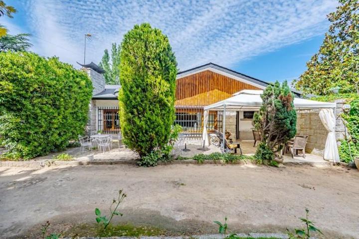 Chalet en venta en El Escorial, Navalquejigo - Los Arroyos photo 0