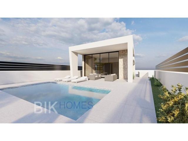 Chalet en venta en Torrevieja photo 0