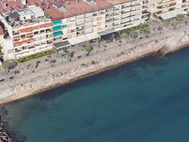 Local comercial en venta en Hondarribia photo 0