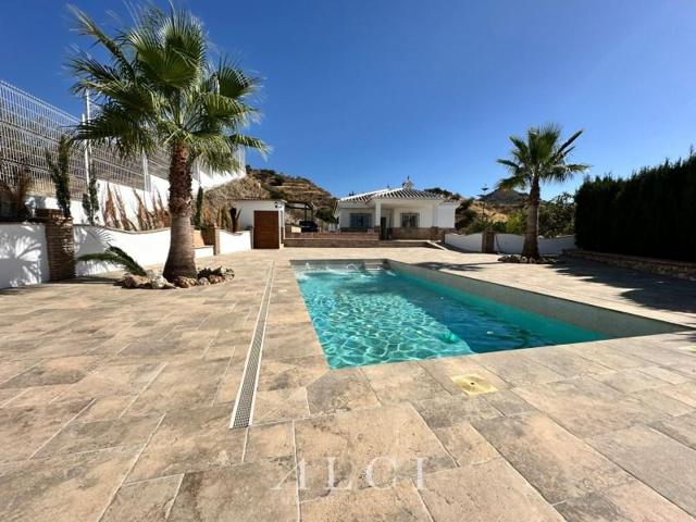 Casa con terreno en venta en Canillas de Aceituno photo 0