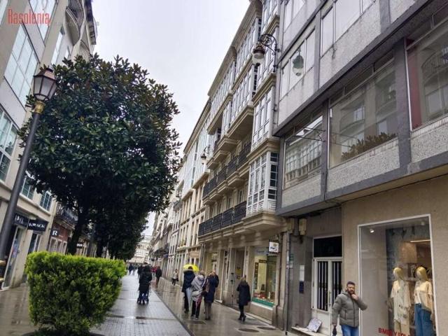 Local comercial en venta en Lugo photo 0
