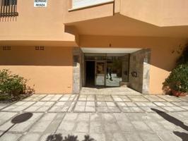 Local comercial en venta en Algeciras, Centro photo 0