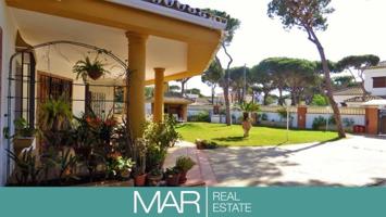 Chalet en venta en Chiclana de la Frontera, 1ª pista de La Barrosa photo 0