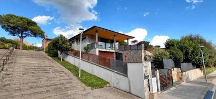 Chalet en venta en Sant Martí de Centelles photo 0