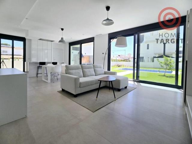 Chalet en venta en El Campello, L'Alacantí photo 0