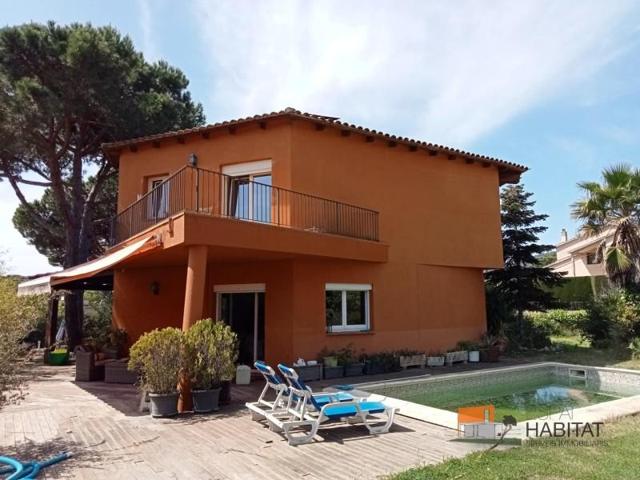 Chalet en venta en Cabrils, La llobera photo 0