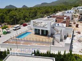 Chalet en venta en Polop photo 0