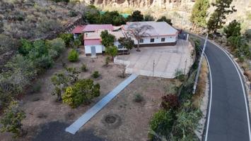 Casa con terreno en venta en San Bartolomé de Tirajana, Ayagaures photo 0