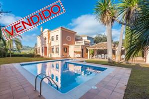 Adosada en venta en Sotogrande, Sotogrande Alto photo 0