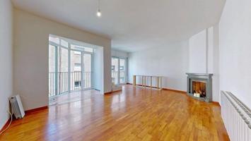 Piso en venta en Barcelona photo 0
