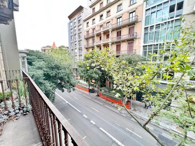 Piso en venta en Barcelona photo 0