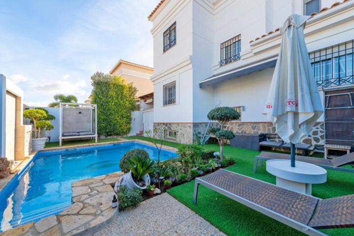 Casa en venta en Alhaurín de la Torre, Retamar photo 0