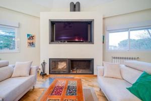 Adosada en venta en Torrelodones, Los Robles photo 0