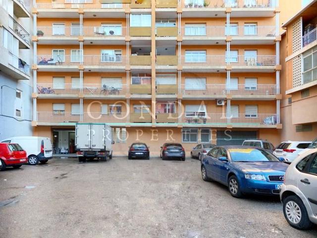 Local comercial en venta en Figueres photo 0