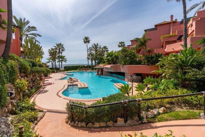 Planta baja en venta en Estepona, New Golden Mile photo 0