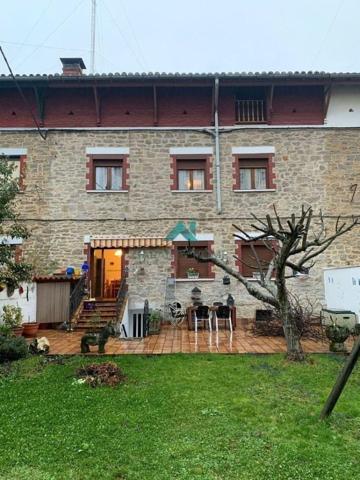 Adosada en venta en Vitoria-Gasteiz, Judimendi - Sta.Lucía photo 0
