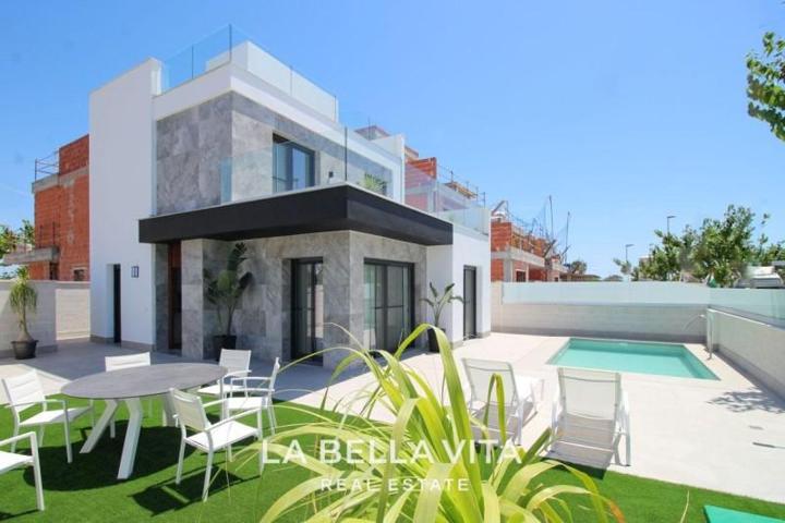 Chalet en venta en Pilar de la Horadada, PILAR DE LA HORADADA photo 0