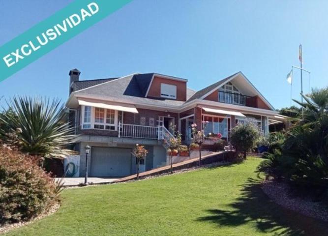 Casa en venta en Vilagarcía de Arousa photo 0