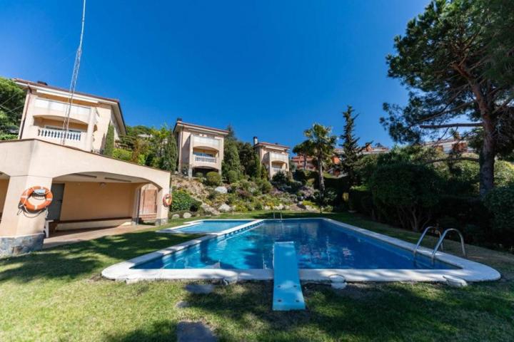 Casa en venta en Teià, Teia photo 0