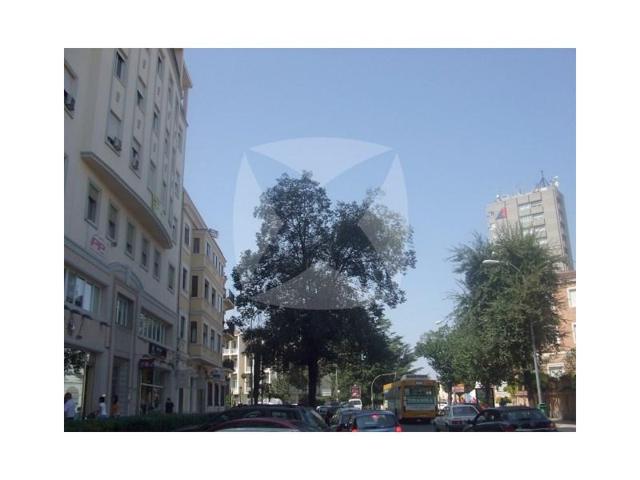 Local comercial en venta en Badajoz photo 0