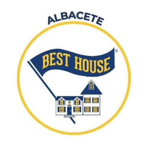 Edificio en venta en Albacete, Ensanche-Franciscanos photo 0