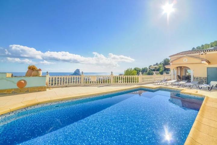 Chalet en venta en Calpe, Oltamar photo 0