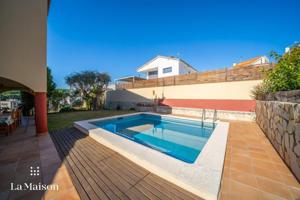 Chalet en venta en Arenys de Mar, Urbanitzacions photo 0